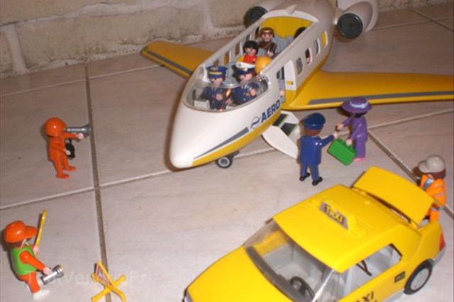 Avion-et-Taxi-Playmobil_49328288L